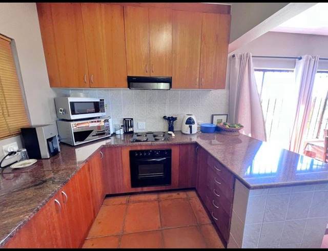 4 BEDROOM HOUSE FOR SALE IN PALM BEACH